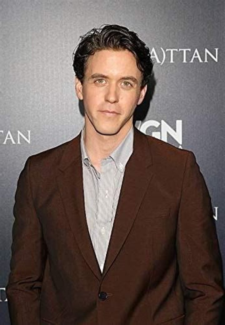Ashley Zukerman Net Worth