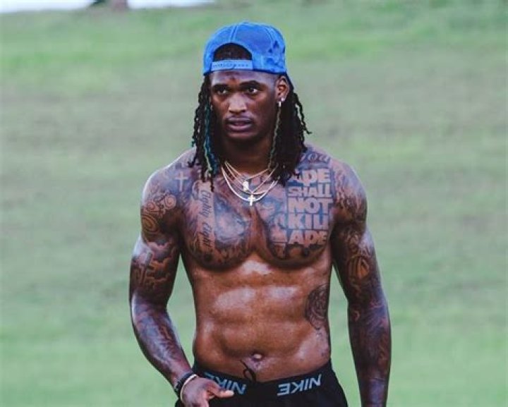 Does CeeDee Lamb have tattoos?