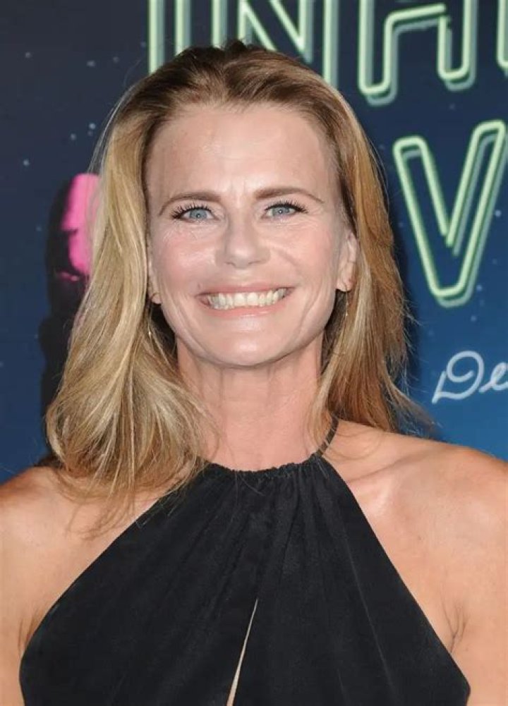 Serena Scott Thomas Net Worth