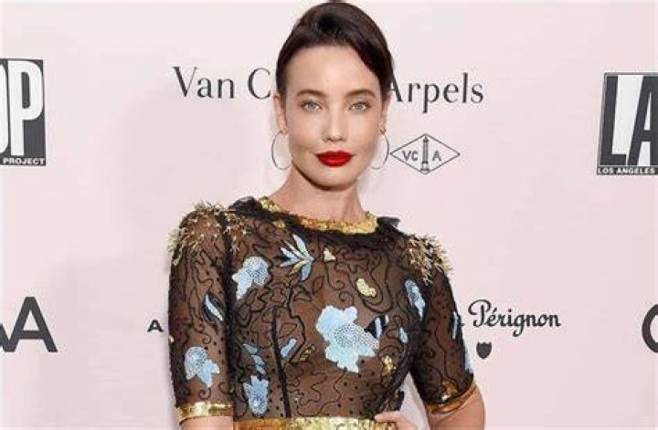 Stephanie Corneliussen Net Worth